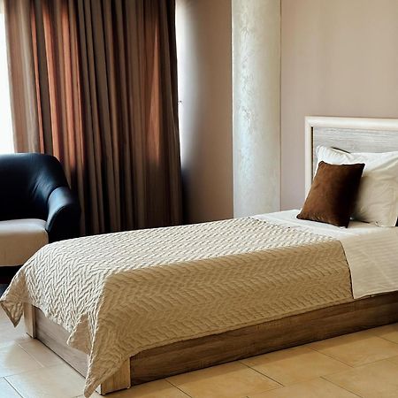 Hotel Terminal Tirana Bregu i Lumit المظهر الخارجي الصورة