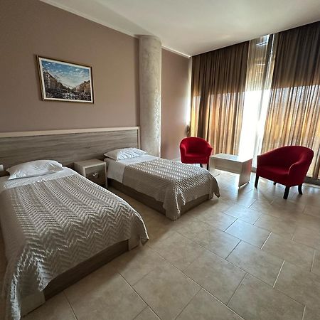 Hotel Terminal Tirana Bregu i Lumit المظهر الخارجي الصورة