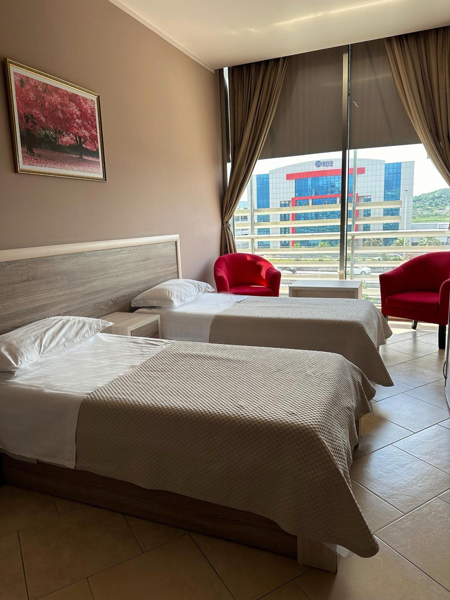 Hotel Terminal Tirana Bregu i Lumit المظهر الخارجي الصورة