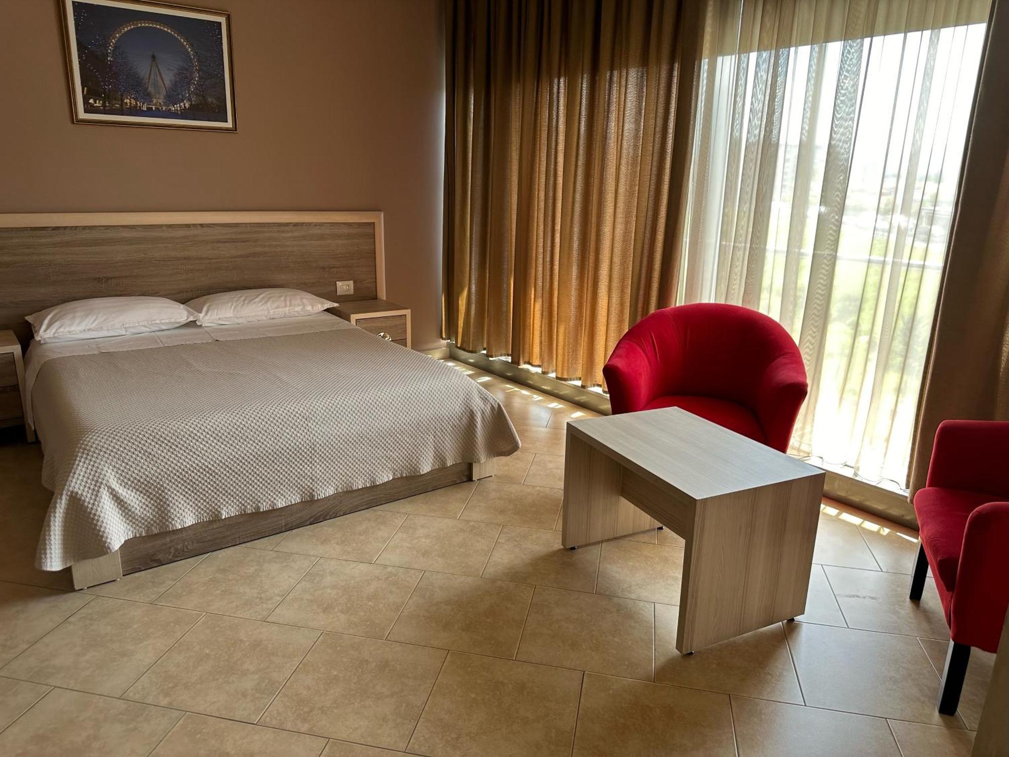 Hotel Terminal Tirana Bregu i Lumit المظهر الخارجي الصورة